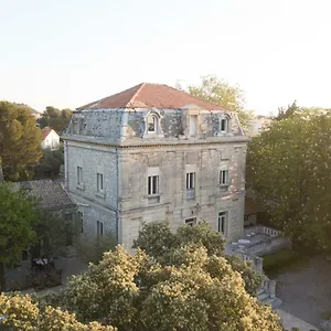 Logis Résidence Les Cèdres Villeneuve-lès-Avignon